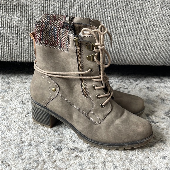 Spring Step Tan Lace Up Boots with Suede Finish - Picture 1 of 3
